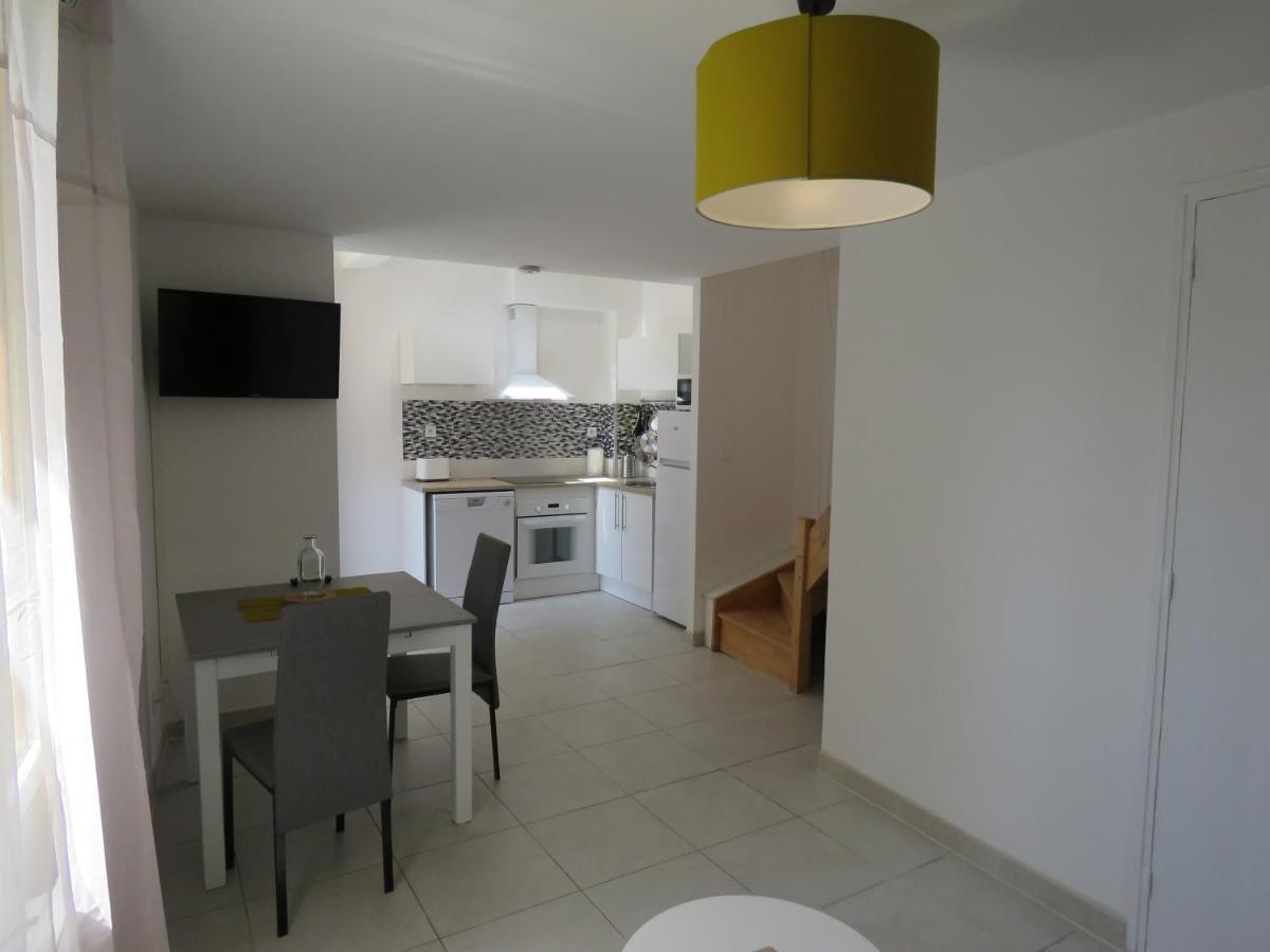Appartement Centre Historique Avec Terrasse Au Porte De La Camargue Сен-Жиль Екстер'єр фото